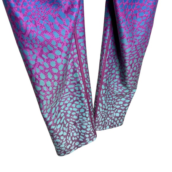 WITH Wear It To Heart Nala Cropped High Waist Legging Celsius Purple Size Medium - Picture 9 of 14